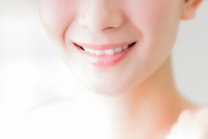 お金をかけずに歯を自然に白くする方法を教えます スノークメーデン